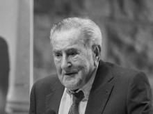 El expresidente del Gobierno de Canarias, Manuel Hermoso, durante el acto de entrega de sus archivos