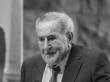 El expresidente del Gobierno de Canarias, Manuel Hermoso, durante el acto de entrega de sus archivos