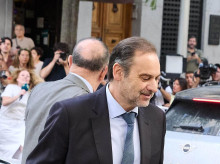 El exministro de Transportes José Luis Ábalos a su llegada al Tribunal Supremo, a 23 de junio de 2025, en Madrid (España). El instructor del 'caso Koldo' en el Tribunal Supremo (TS) ha citado a declarar como investigados al exministro de Transportes José Luis Ábalos y al que fuera su asesor ministerial, Koldo García, por los presuntos amaños de obra pública en los que también estaría implicado el ya ex secretario de Organización del PSOE, Santos Cerdán, citado para el 25 de junio.

Jesús Hellín / Europa Press
23 JUNIO 2025;ÁBALOS;KOLDO;OPERACIÓN DELORME;: SUPREMO
23/6/2025