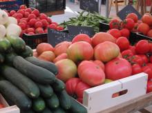 Tomate rosa de Barbastro en un puesto de Aragón