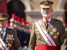 El Rey Felipe VI y el Jefe del Estado Mayor del Ejército (JEME), Amador Enseñat y Berea, en la entrega de los Reales Despachos en la Academia General Militar