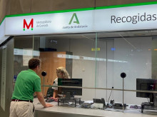 Atención al usuario en la estación de Recogidas del metro, en el centro de Granada

REMITIDA / HANDOUT por JUNTA
Fotografía remitida a medios de comunicación exclusivamente para ilustrar la noticia a la que hace referencia la imagen, y citando la procedencia de la imagen en la firma
09/7/2025