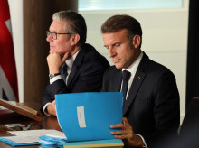 Keir Starmer junto a Emmanuel Macron