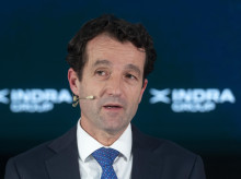 El presidente de Indra Group, Ángel Escribano, durante una rueda de prensa