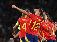 Patricia Guijarro celebra el segundo gol de España