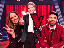 Lucas, ganador de La Voz Kids, entre Eva González y Manuel Turizo
