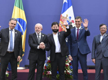 Pedro Sánchez, junto a Oris, Lula da Silva, Boric y Petro en la cumbre «Democracia siempre»