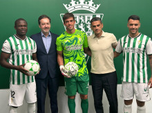 Los tres nuevos fichajes, presentados en El Arcángel