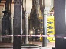 Interior de la Mezquita-Catedral de Córdoba afectado por el incendio