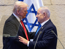 El presidente Donald Trump y el primer ministro israelí Benjamín Netanyahu en el Knesset
