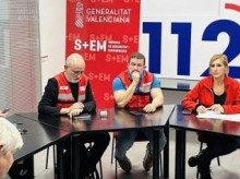 Imagen de archivo de Salomé Pradas junto a Emilio Argüeso y técnicos durante la reunión del Cecopi el 29 de octubre de 2024 durante la dana