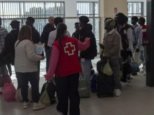 Salida extraordinaria de personasin migrantes desde el CETI de Ceuta para descongestionar las instalaciones