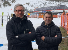 El diputado de Vox, Javier Jové, y el edil en Aller, Antonio del Peño en Fuentes de Invierno.