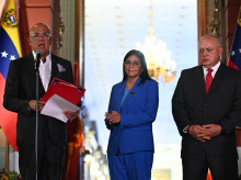 Jorge y Delcy Rodríguez con Diosdado Cabello celebran la aprobación de la ley de Amnistia