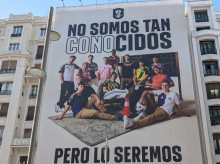 Pancarta de Kings League en el centro de Madrid