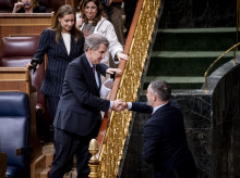 Alberto Núñez Feijóo y Santiago Abascal, el 10 de febrero de 2026 en el Congreso