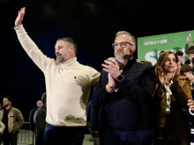 El presidente de Vox, Santiago Abascal y el candidato de Vox a la Junta, Carlos Pollán, durante la camapaña electoral