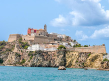 Vista aérea de Dalt Vila, el casco antiguo de la ciudad de Ibiza