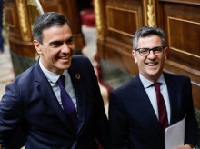 El presidente del Gobierno, Pedro Sánchez y el ministro de la Presidencia, Félix Bolaños