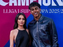 Lamine Yamal con la influencer Inés García