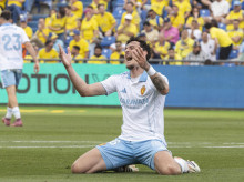 LAS PALMAS DE GRAN CANARIA, 24/05/2026.- El jugador del Real Zaragoza Aleksandar Radovanovic, durante el partido de la jornada 41 de la Liga Hypermotion entre Las Palmas y Zaragoza, este domingo en el Estadio de Gran Canaria.- EFE/ Quique Curbelo