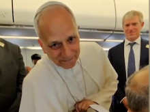 El Papa León XIV confiesa en el avión que es del Real Madrid
