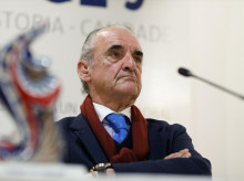 (Foto de ARCHIVO)
El abogado, empresario, político y expresidente de Banesto, Mario Conde, durante la apertura de la décima edición de los Foros Debate, que organizan el Grupo Voar y la Fundación Sargadelos, en el Hotel Voar de Ribadeo, a 10 de enero de 2025, en Ribadeo, Lugo, Galicia (España). La Fundación Sargadelos y en el Grupo Voar traen a Ribadeo a la presidenta de la Comunidad de Madrid, Isabel Díaz Ayuso; al empresario y expresidente de Banesto, Mario Conde; al exministro de Fomento, José Blanco; y al periodista y expresidente del Grupo Prisa, Juan Luis Cebrián, en unos Foros Debate que este año tienen como tema la «Iniciativa privada y poder público». Arrancan hoy 10 de enero con la participación de Mario Conde y culminan el 14 de febrero con la presidenta de la Comunidad de Madrid.

Carlos Castro / Europa Press
10 ENERO 2025;MARIO CONDE;SARGADELOS;DEBATE;FUNDACIÓN SARGADELOS;GRUPO VOAR;FORO;BANESTO;
10/1/2025