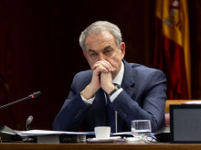 El expresidente del Gobierno José Luis Rodríguez Zapatero comparece ante la Comisión de Investigación sobre el ‘caso Koldo’, en el Senado, a 2 de marzo de 2026, en Madrid (España). Zapatero ha sido citado por el Partido Popular para dar explicaciones sobre el rescate financiero público a la aerolínea Plus Ultra, por ello el PP ha pedido las declaraciones de IRPF desde que el socialista fue presidente, su declaración de bienes y propiedades, tanto en España como en el extranjero, y copia de las comunicaciones con las autoridades venezolanas por el rescate de la compañía Plus Ultra.

Eduardo Parra / Europa Press
02/3/2026