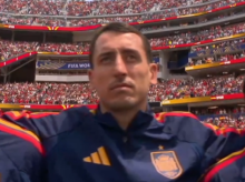 Oyarzabal, durante el himno del España-Bélgica