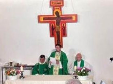 El cardenal Cobo, durante la misa en la parroquia de Santo Domingo de la Calzada