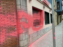 Pintada en la sede del PNV en Algorta, barrio de Vizcaya
