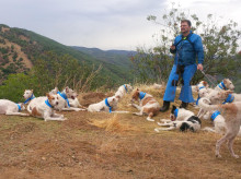 Monteando a una mano. Jorge Torrubias esperando en el tope a que llegue la furgoneta