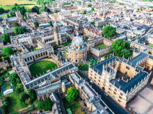 Vista aérea de la Universidad de Oxford y la ciudad