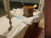 Los violentos destrozaron el interior de la iglesia, profanando dos sagrarios y una reliquia