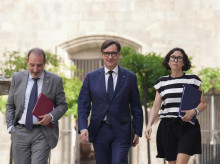 El presidente de la Generalitat de Cataluña, Salvador Illa, con los consejeros de Justicia e Interior