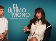 Susana Abaitua, junto a Juan Dávila, protagonistas de la película El último mono