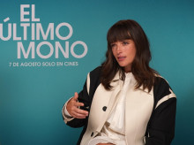 Susana Abaitua, junto a Juan Dávila, protagonistas de la película El último mono