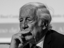 El presidente de Fraternidad Muprespa, Carlos Espinosa de los Monteros