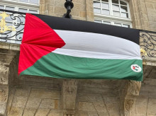 Bandera palestina colocada en la fachada del Pazo de Raxoi

REMITIDA / HANDOUT por AYUNTAMIENTO DE SANTIAGO
Fotografía remitida a medios de comunicación exclusivamente para ilustrar la noticia a la que hace referencia la imagen, y citando la procedencia de la imagen en la firma
02/6/2025