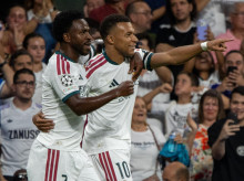 Mbappé y Vinicius Jr. celebran un gol del Real Madrid ante el Inter de Milán