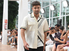 El cantante Pablo Alborán desfila para Adolfo Domínguez con motivo de la Mercedes-Benz Fashion Week, en el Invernadero del Palacio de Cristal de Arganzuela, a 14 de septiembre de 2026, en Madrid (España).

José Oliva / Europa Press
MODA;FAMOSOS;DESFILE;FIRMA;ADOLFO DOMÍNGUEZ
14/9/2026