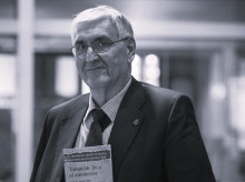 (Foto de ARCHIVO)
El historiador Domingo Buesa.

REMITIDA / HANDOUT por CHUS MARCHADOR
Fotografía remitida a medios de comunicación exclusivamente para ilustrar la noticia a la que hace referencia la imagen, y citando la procedencia de la imagen en la firma
04/12/2019