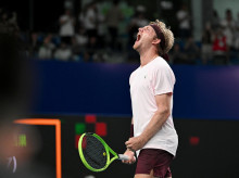 Alejandro Davidovich celebra el título en el ATP 250 de Chengdú