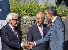 El presidente del Gobierno, Pedro Sánchez, y el ex presidente Felipe González en el Foro La Toja