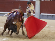 El diestro Diego Urdiales toreando