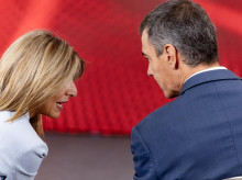 El presidente del Gobierno, Pedro Sánchez, y la vicepresidenta segunda y ministra de Trabajo y Economía Social, Yolanda Díaz.