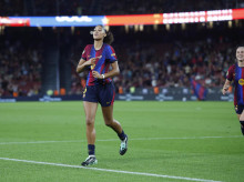 La centrocampista suiza del Barcelona Sydney Schertenleib celebra el séptimo gol del Barcelona ante el Real Madrid