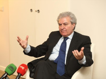 César Antonio Molina