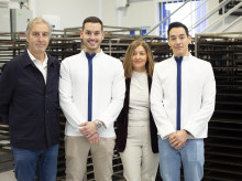 Carlos Galicia y Ana Pascual con sus hijos Álvaro y Diego