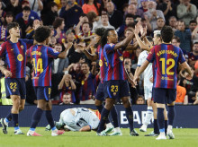 Jugadores del Barca celebrando el gol de Koundé
